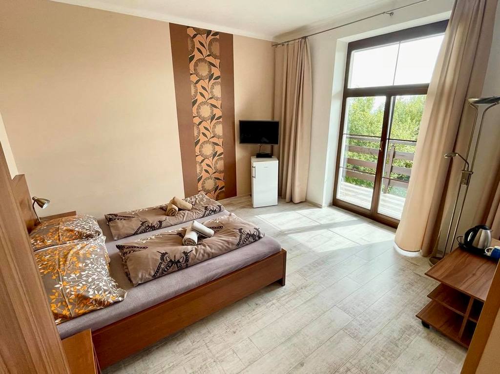 Interior – economy double room, Reitmayer guesthouse
